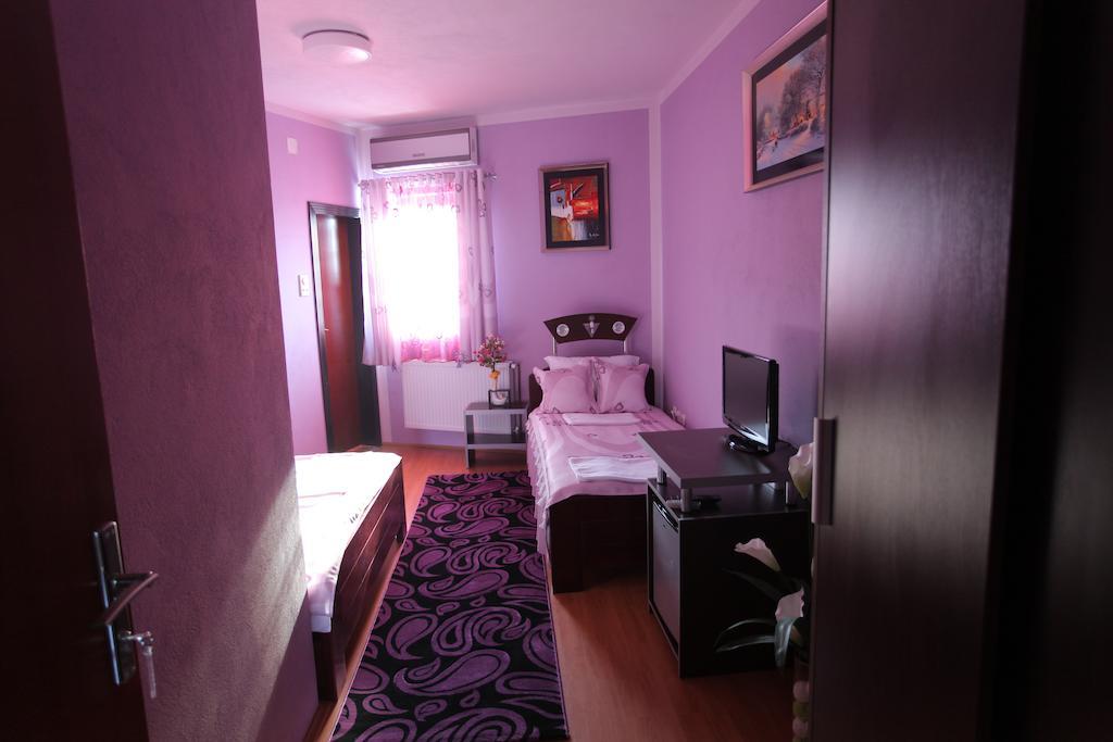 Villa Atina Stara Pazova Habitación foto
