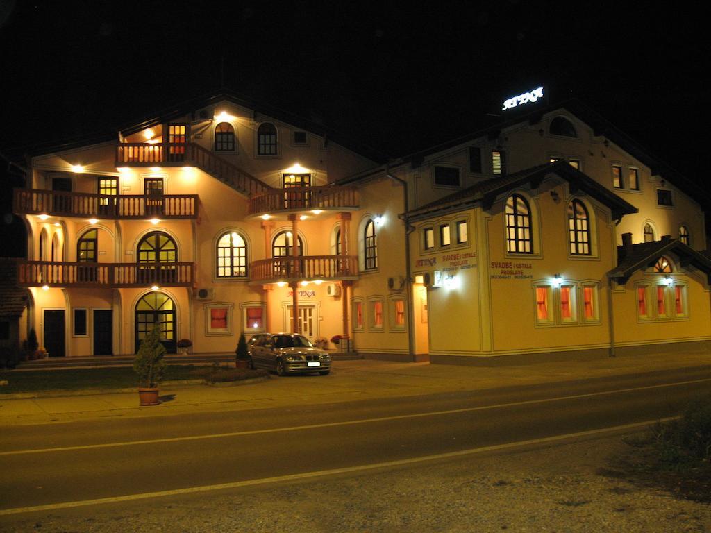 Villa Atina Stara Pazova Exterior foto